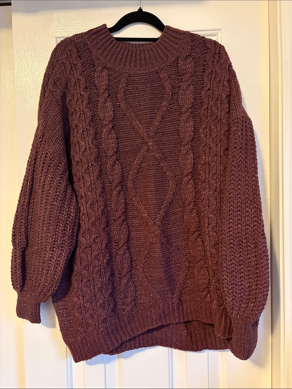 SO Chunky Cable Knit Sweater - Plum